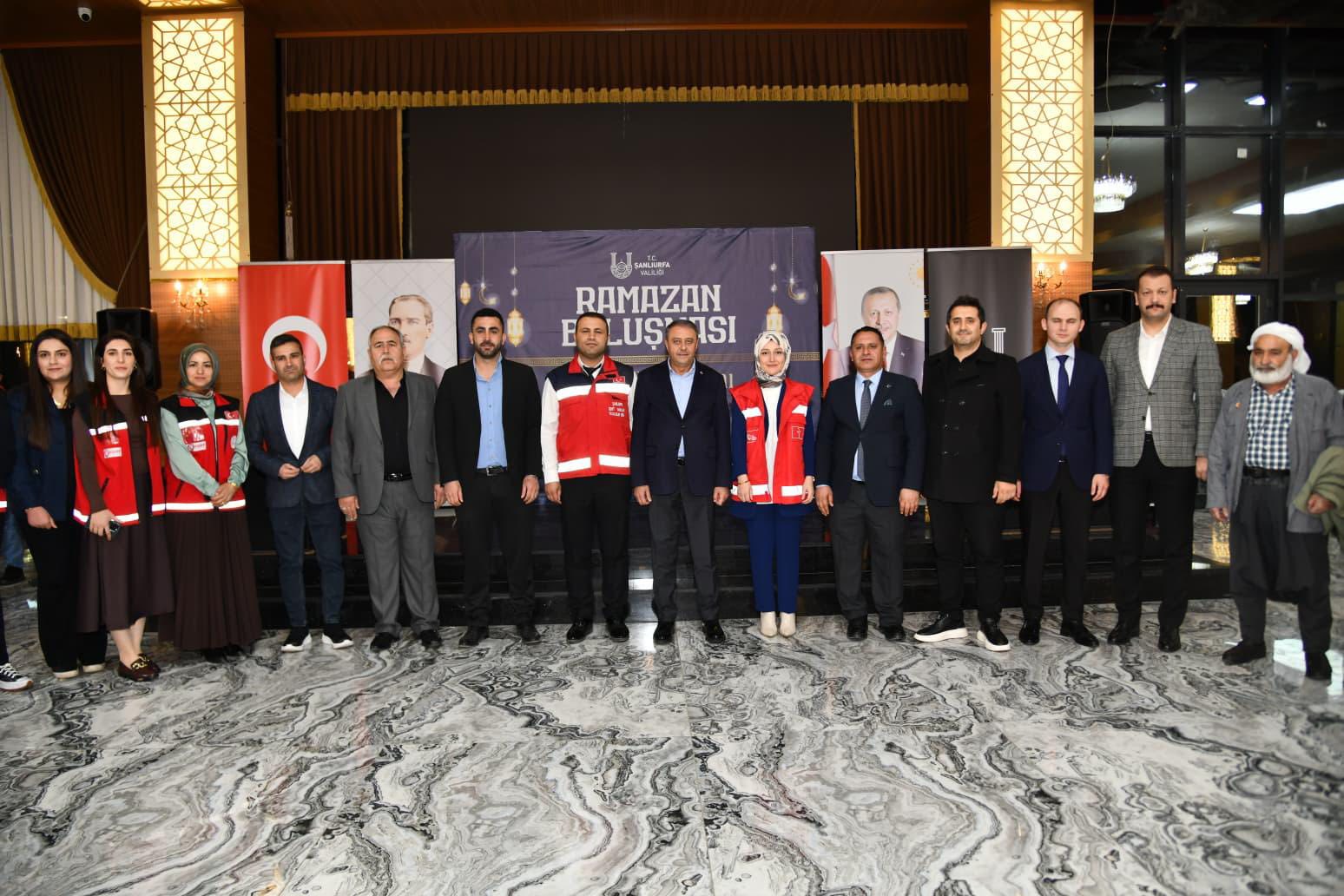 Siverek SHM'miz,Sayın Valimizin Liderliğinde Aziz Şehitlerimizin Kutsal Emanetleri Olan Değerli Aileleri ve Kahraman Gazilerimizle İftar Sofrasında Buluştu.