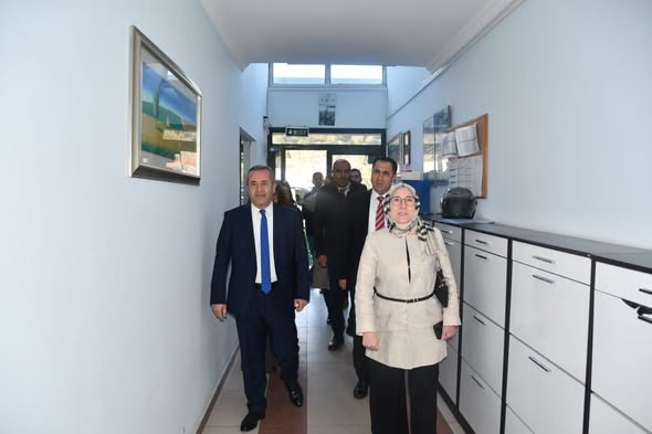 Cocuk Hizmetleri Genel Müdürlüğü Rehberlik ve Toplumsal Destek Hizmetleri Daire Baskani Sayin Ayse Turkay Aydemir ve Personel Genel Mudurlugu Daire Baskani Sayin Mustafa Simsek, Soke Hilmi Firat Huzurevi Mudurlugu’nde kalan asirlik cinarlarimizi ziyaret