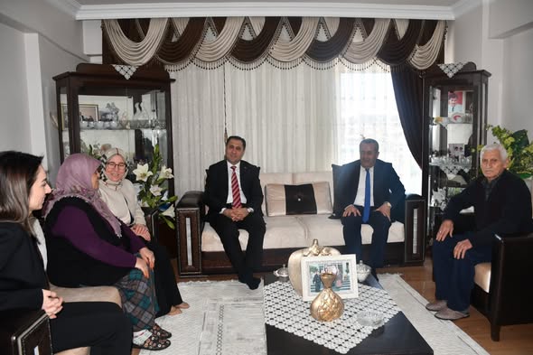 Çocuk Hizmetleri Genel Müdürlüğü Rehberlik ve Toplumsal Destek Hizmetleri Daire Başkanı Sayın Ayşe Türkay Aydemir ve Personel Genel Müdürlüğü Daire Başkanı Sayın Mustafa Şimşek ile birlikte, Şehit Ailemize Ziyaret