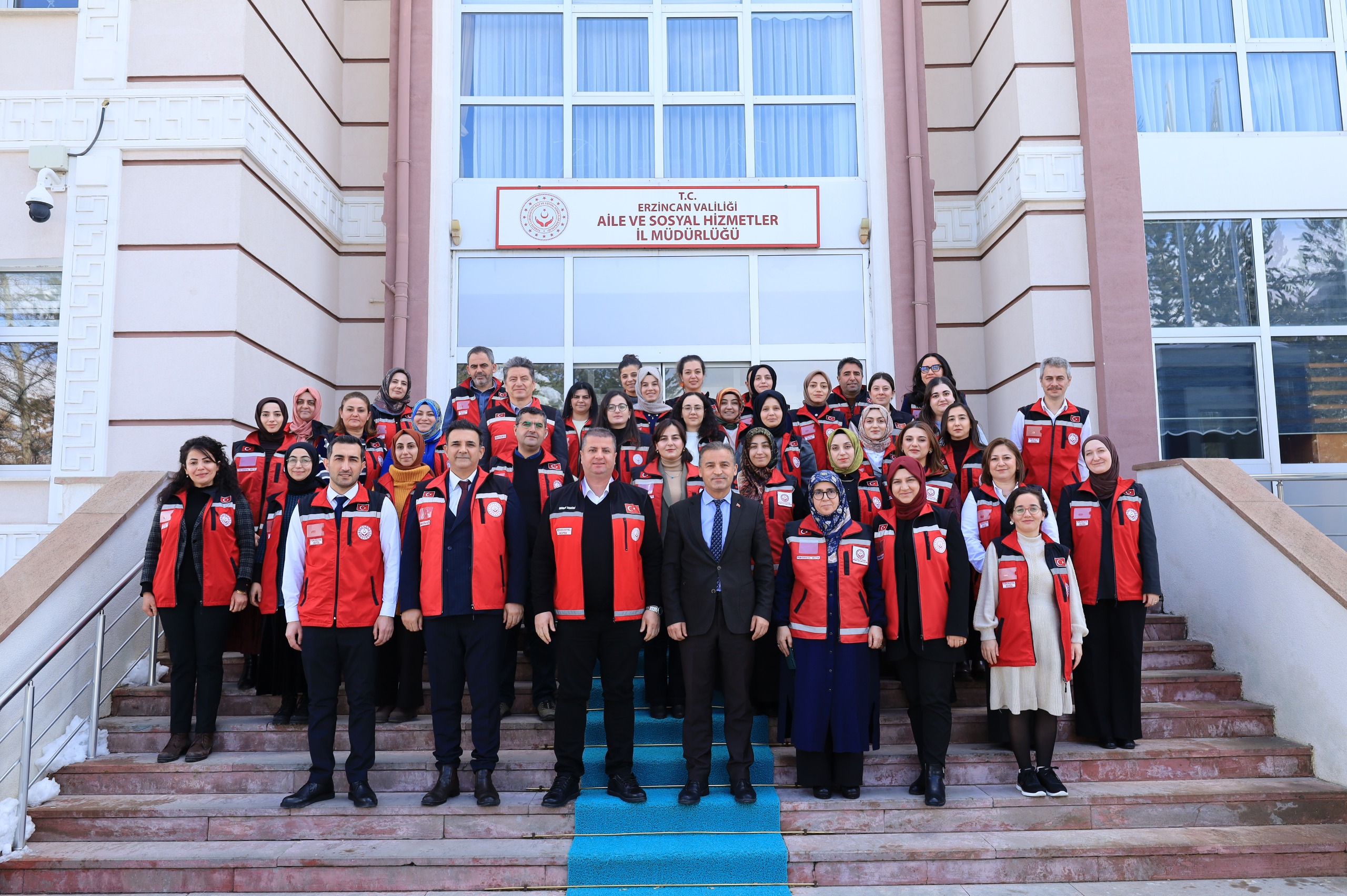 Aile ve Toplum Hizmetleri Genel Müdürlüğü Sosyal Uyum Daire Başkanı Nevzat Özer, İl Müdürümüz Serdar Demirci’yi Ziyaret Etti.