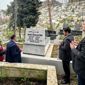 İl Müdürümüz Ender YANIK’tan Şehidimizin Kabrine Ziyaret - fotoğraf 1