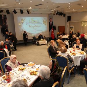 Ramazan Bereketi 75. Yıl Huzurevi Sofrasında Paylaşıldı - fotoğraf 2