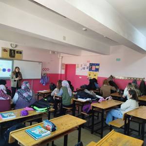 Salihli’de “Aile İçi İletişimin Temel Unsurları” Eğitimi Gerçekleştirildi - fotoğraf 2