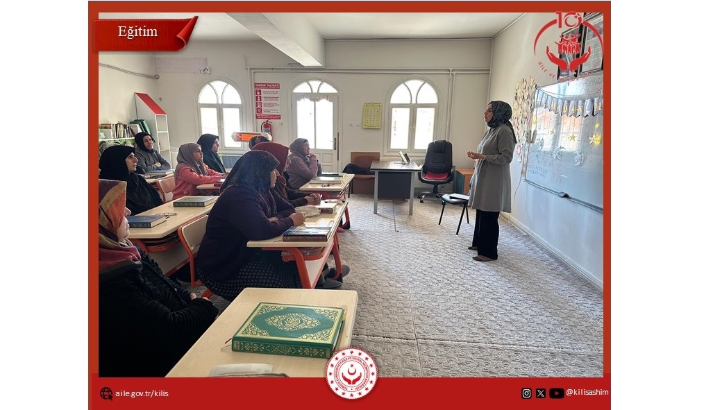 Hacı Cümbüş Kur’an Kursu kursiyerlerine yönelik “Değerlerin Edinilmesinde Ailenin Rolü” konulu eğitim programı gerçekleştirilmiştir. Programda, değerlerin ilk kazanıldığı ortamın aile olduğu vurgulanarak ebeveynlerin rehberlik sorumluluğu ele alınmıştır.