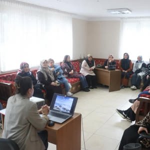 Yenice ADEM Kursiyerlerine Yönelik Aile İçi Ve Kadına Yönelik Şiddetle Mücadele Farkındalık Semineri Gerçekleştirildi - fotoğraf 3