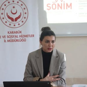 Yenice ADEM Kursiyerlerine Yönelik Aile İçi Ve Kadına Yönelik Şiddetle Mücadele Farkındalık Semineri Gerçekleştirildi - fotoğraf 4