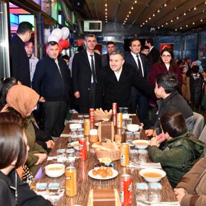 Ramazan ayının 15. günü vesilesiyle düzenlenen iftar programında, ailelerimiz ve evlatlarımızla bir araya geldik! - fotoğraf 2