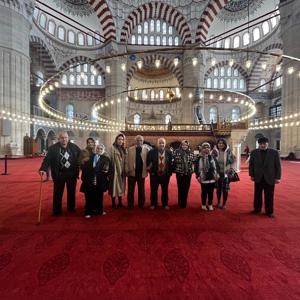 Edirne Huzurevinde Kalan Yaşlılarımız Selimiye Camini Ziyaret Etti. - fotoğraf 2