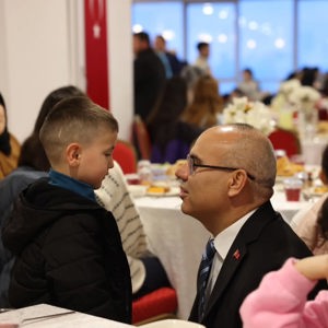 Valimiz Sayın Mustafa KOÇ, Öksüz ve Yetim Çocuklarımızla İftar Sofrasında Buluştu - fotoğraf 2