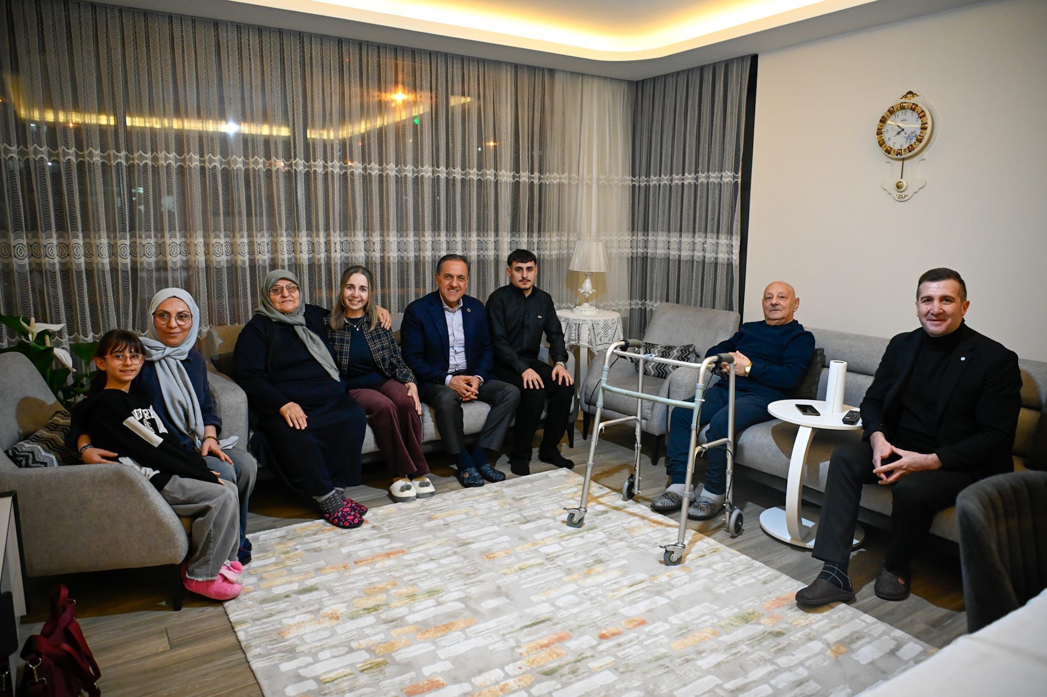 Vali Dr. Ahmet Hamdi Usta, İl Müdürümüz Arif Laçin Vatandaşların İftar Sofrasına Konuk Oldu