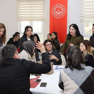 Kadına Yönelik Şiddetle Mücadele İl Eylem Planı Çalıştayı Gerçekleştirilmiştir. - fotoğraf 9