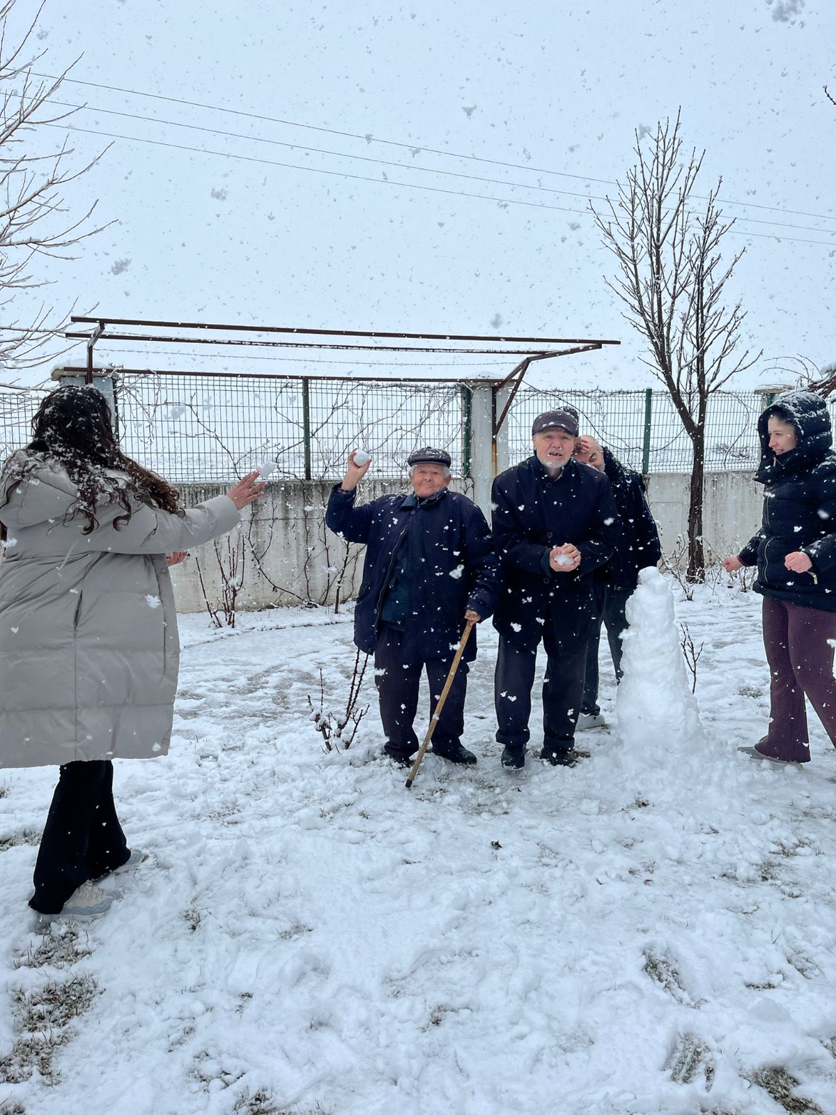 Sandıklı Hüseyin Develi Huzurevi Büyüklerimiz Karın Tadını Çıkardı 