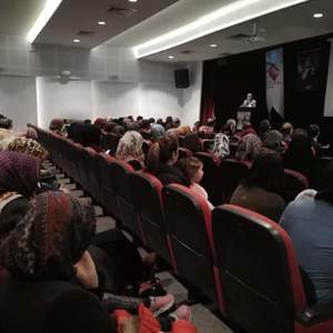 Malazgirt ilçemizde 25 Kasım Kadına Yönelik Şiddetle Ulusal Mücadele Gününde katılımcılara konferans verildi - fotoğraf 1