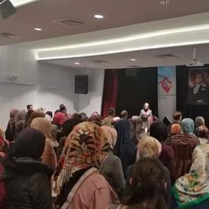 Malazgirt ilçemizde 25 Kasım Kadına Yönelik Şiddetle Ulusal Mücadele Gününde katılımcılara konferans verildi - fotoğraf 4