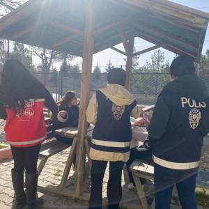 Demirci’de 8 Mart Kadınlar Günü Kapsamında Farkındalık Çalışması Yapıldı - fotoğraf 2