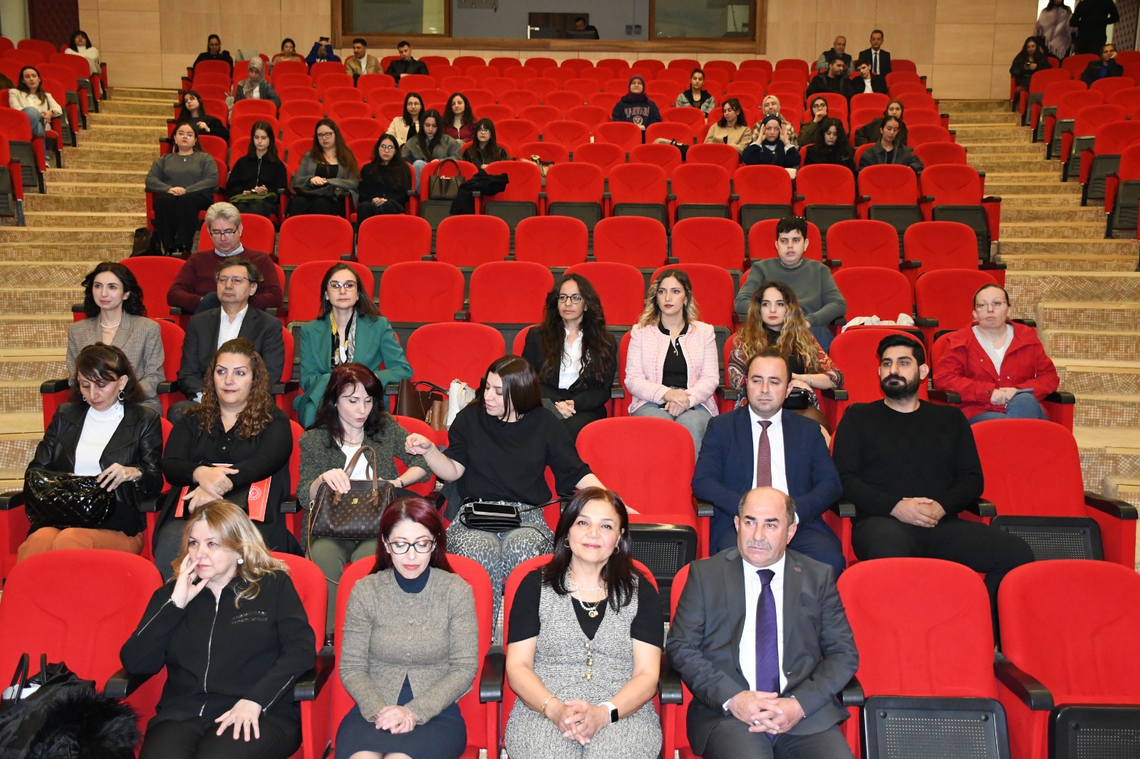 8 Mart Dünya Kadınlar Günü nedeniyle, Akdeniz Üniversitesi Hukuk Fakültesi’nde “Dünya Kadınlar Günü Paneli” gerçekleştirildi