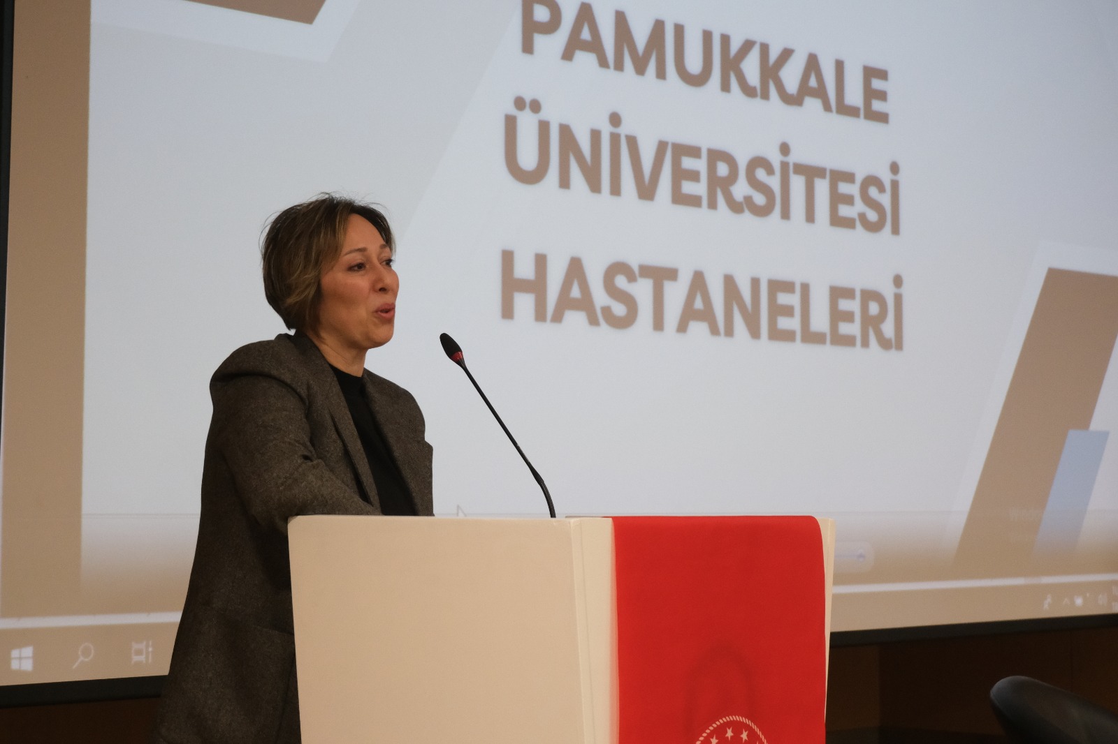 Bağımlılıkta İyileşme: Tıbbi Süreçten Sosyal Uyum Sürecine” Paneli Düzenlendi