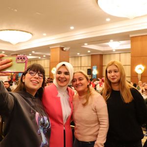 Bakanımız Sayın Mahinur ÖZDEMİR GÖKTAŞ’ın Katılımıyla Dünya Yetim Günü’nde Anlamlı İftar Buluşması - fotoğraf 1