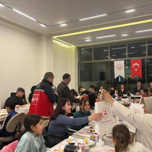 Salihli’de Dünya Yetimler Günü İftar Programı Düzenlendi - fotoğraf 2