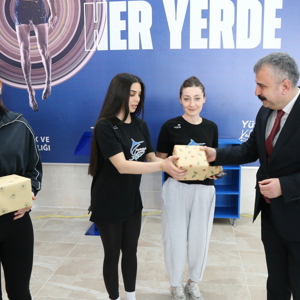 8 Mart Dünya Kadınlar Günü İlimizde "Şenlik Yarışları" ile Taçlandı - fotoğraf 16