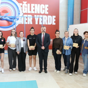 8 Mart Dünya Kadınlar Günü İlimizde "Şenlik Yarışları" ile Taçlandı - fotoğraf 17