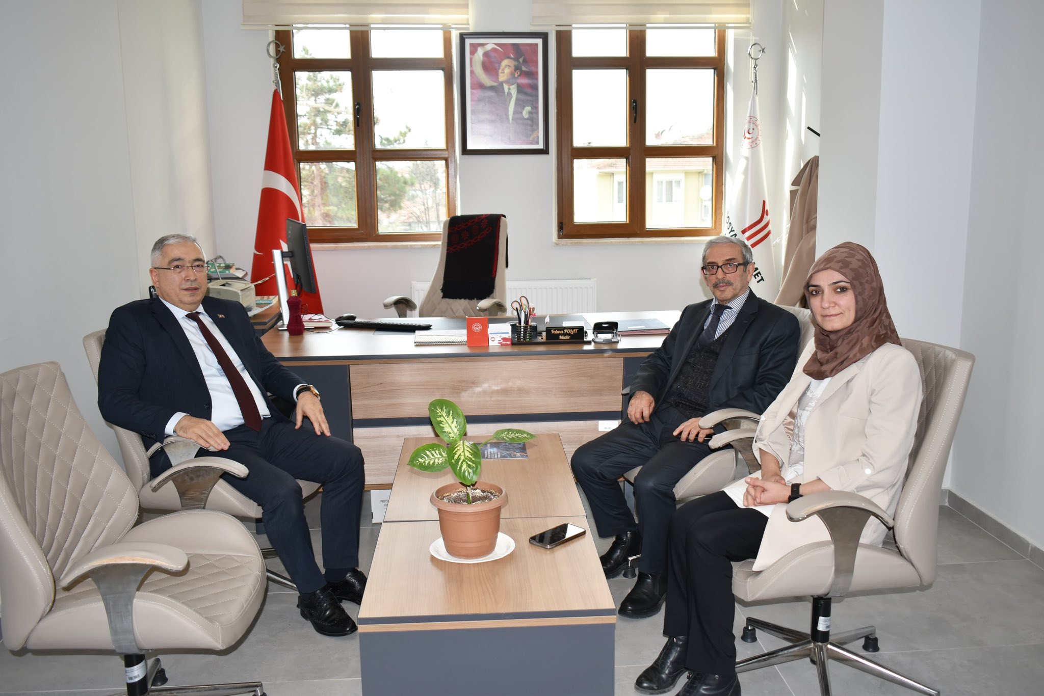 İl Müdürü Faruk Uysal’dan Yenişehir Sosyal Hizmet Merkezi’ne Ziyaret