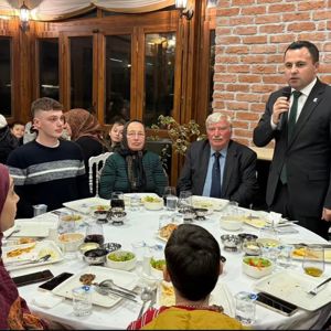 Dünya Yetimler Günü’nde Gönülleri Birleştiren İftar Buluşması. - fotoğraf 1