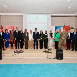 8 Mart Dünya Kadınlar Günü “Hayatın İçinden İzler: 8 Kadın 8 Başarı” Söyleşi Programı Düzenlendi - fotoğraf 2