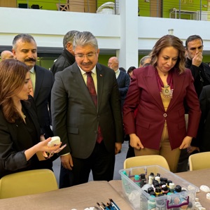 “Kadının Elinden” Sergisi ve Atölye Etkinliği Gerçekleştirildi - fotoğraf 5