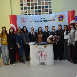 Kadınlar Günü Kapsamında Uşak Üniversitesinde Farkındalık Paneli Düzenlendi - fotoğraf 5