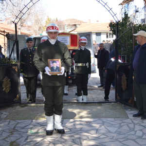 Kıbrıs Gazimiz Son Yolculuğuna Uğurlandı - fotoğraf 6