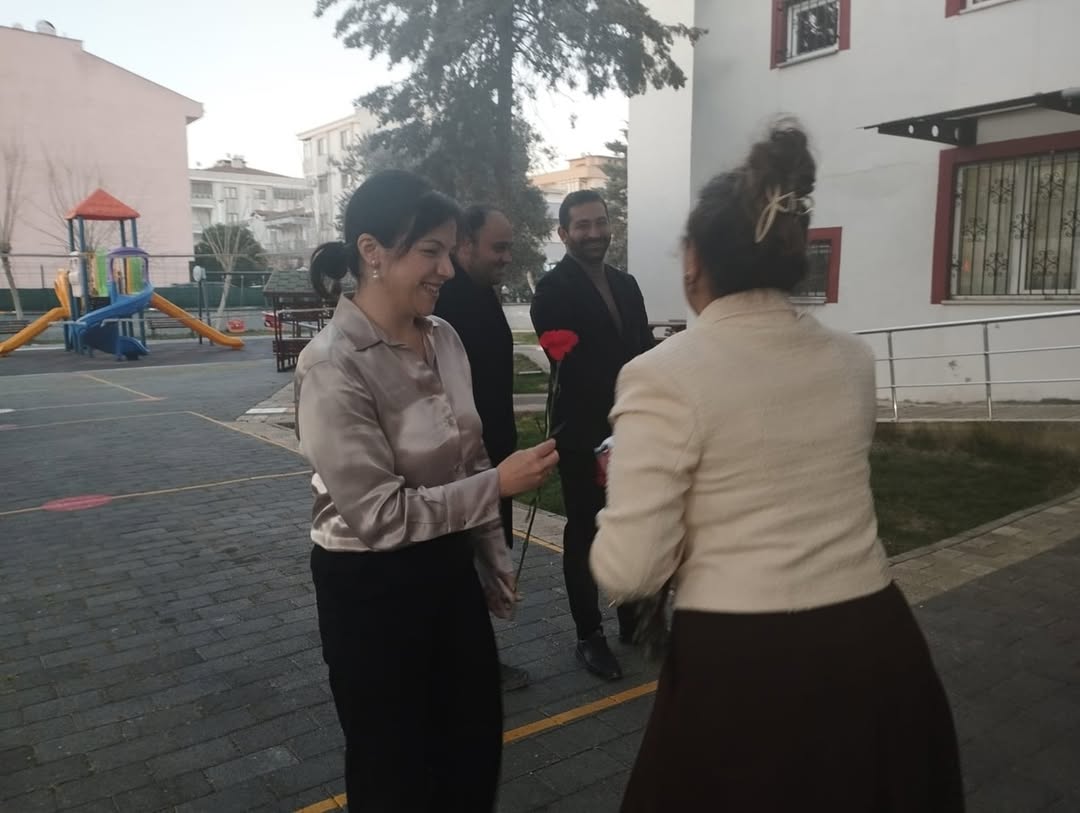 İl Müdürümüz Sayın Emine BÖÇKÜN, Kadın Personelimizin Kadınlar Günü’nü Kutladı