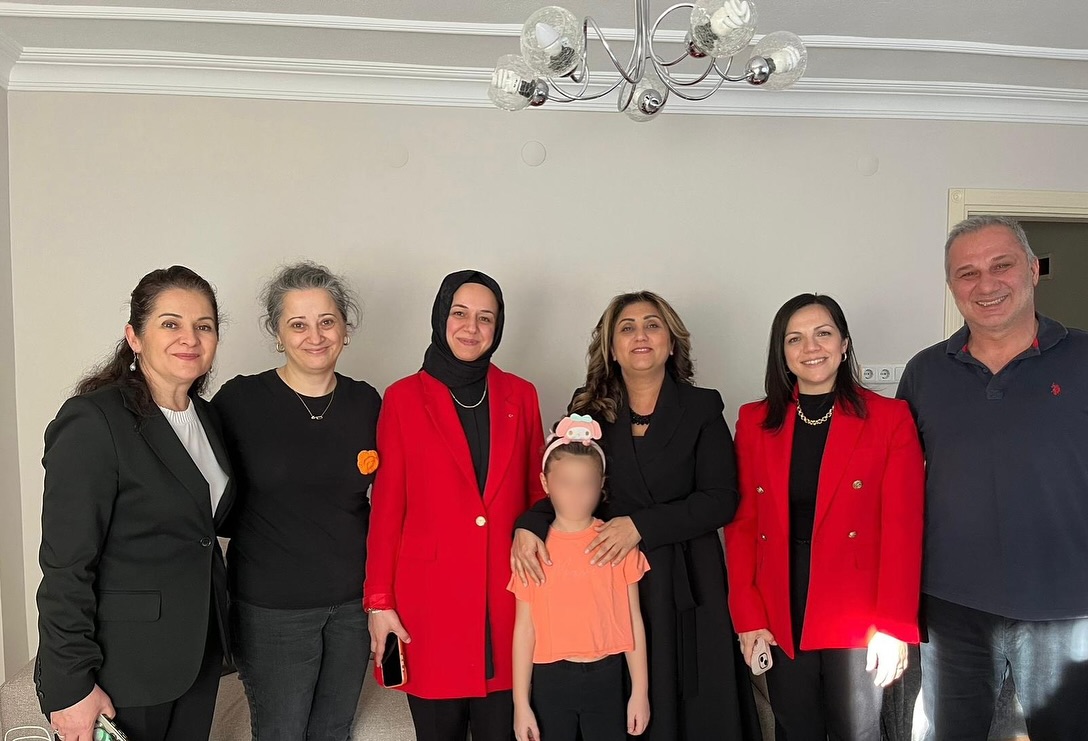 Bakanlığımız Daire Başkanları ve İl Müdürümüz, “Şefkat Kahramanlarımız” Koruyucu Ailemiz CİVELEK Ailesini Ziyaret Etti