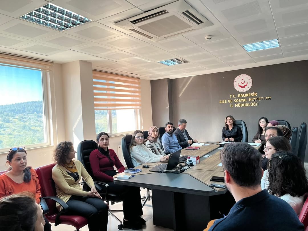 İl Müdürümüz Sayın Emine BÖÇKÜN, Çocuk Hizmetleri Birimimizle Saha Değerlendirme ve İstişare Toplantısı Gerçekleştirdi