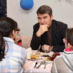 Yeşilırmak Çocuk Evleri Sitesi Müdürlüğü'nde devletimize emanet olan Kıymetli Evlatlarımızla, iftarda bir araya geldik. - fotoğraf 3