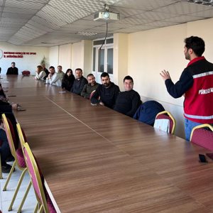 “Bilinçli Medya Kullanımı” eğitimi  - fotoğraf 1