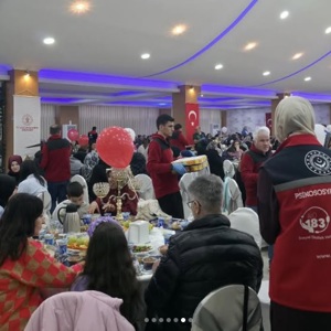"Mihri Hatun’u Anma ve 8 Mart Dünya Kadınlar Günü” vesilesiyle,  iftar programında Kadınlarımızla bir araya geldik - fotoğraf 3