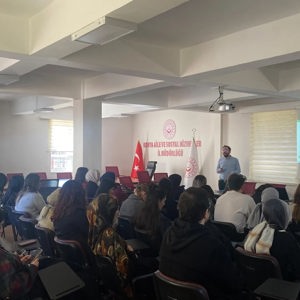 Kumar Bağımlılığı ve Mücadele Yöntemleri ve Kadına Şiddetle Mücadele Konularında Bilgilendirme Eğitimi Gerçekleştirildi - fotoğraf 2