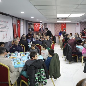 Yetim Öksüz İftar Programı - fotoğraf 9