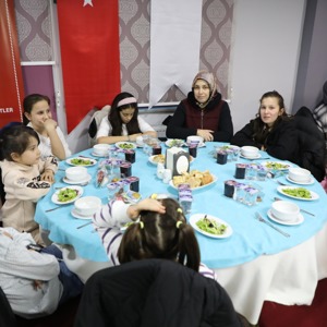 Yetim Öksüz İftar Programı - fotoğraf 7