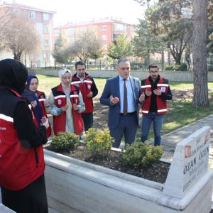 81 ilimiz genelindeki tüm şehit mezarlarının bakım, onarım ve temizliğini kapsayan büyük bir seferberliği bugün itibarıyla başlatmış bulunuyoruz. - fotoğraf 7
