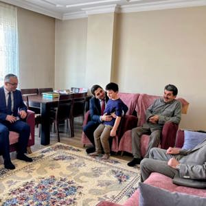 İl Müdürümüz Sayın Ender YANIK’tan Şehit Hamdullah KIRTAY’ın Ailesine Ziyaret - fotoğraf 1
