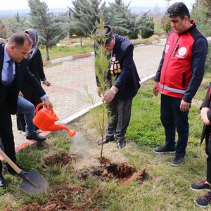 Bakanlığımız Koordinasyonunda Başlatılan ‘Aziz Şehitlerimizin Kabirlerine Vefa’ Ziyareti Gerçekleştirdik.  - fotoğraf 17