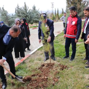 Bakanlığımız Koordinasyonunda Başlatılan ‘Aziz Şehitlerimizin Kabirlerine Vefa’ Ziyareti Gerçekleştirdik.  - fotoğraf 18
