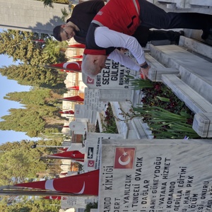 Samsun’da Şehit Mezarları İçin Bakım ve Temizlik Seferberliği Başlatıldı - fotoğraf 6