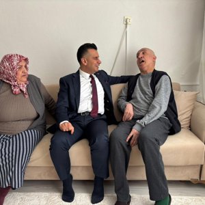 Gazi Uğur Özonur ve Kıymetli Annesine Ziyaret - fotoğraf 1