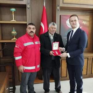 Malazgirt ve Bulanık ilçelerimizde bulunan Kıbrıs Gazilerimize madalyaları verildi - fotoğraf 2