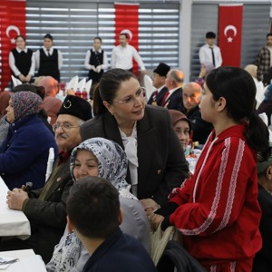 Şehit Ailelerimiz ve Gazilerimizle Büyük Aile Sofrası - fotoğraf 7