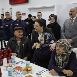 Şehit Ailelerimiz ve Gazilerimizle Büyük Aile Sofrası - fotoğraf 4