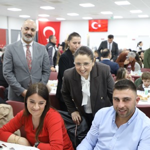 Şehit Ailelerimiz ve Gazilerimizle Büyük Aile Sofrası - fotoğraf 1
